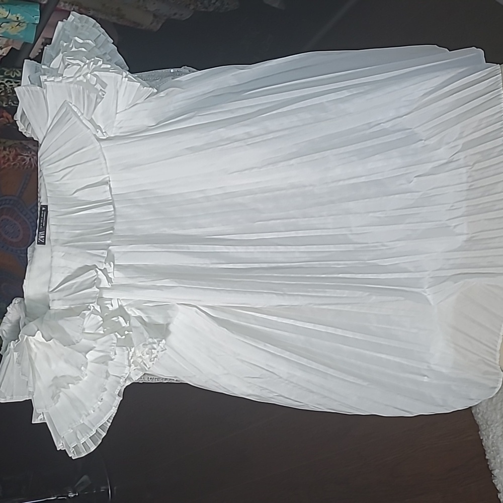 Pleated & ruffledZara mini. Worn once. So much fun.